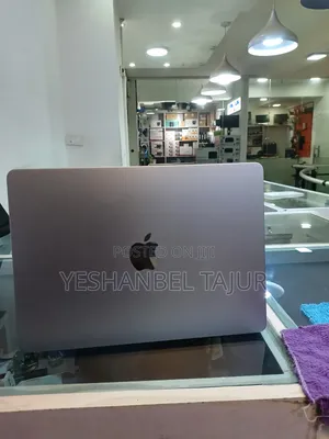 New Laptop Apple MacBook Pro 2024 M4 16GB Apple M4 SSD 256GB