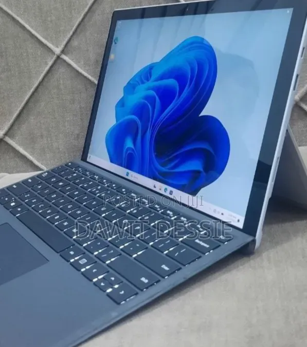 New Laptop Microsoft Surface Pro 7+ 16GB Intel Core i7 SSD 512GB