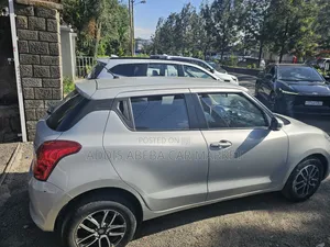 Suzuki Swift 2022 Silver