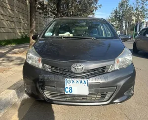 Toyota Yaris 2012 Gray