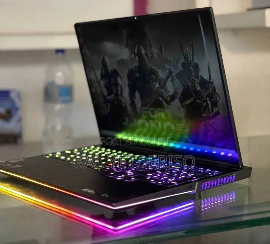 New Laptop Lenovo Legion 9 16GB AMD Ryzen 9 SSD 1T