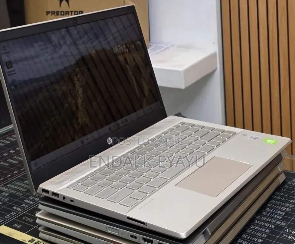 New Laptop HP Pavilion 14 8GB Intel Core i5 SSD 512GB