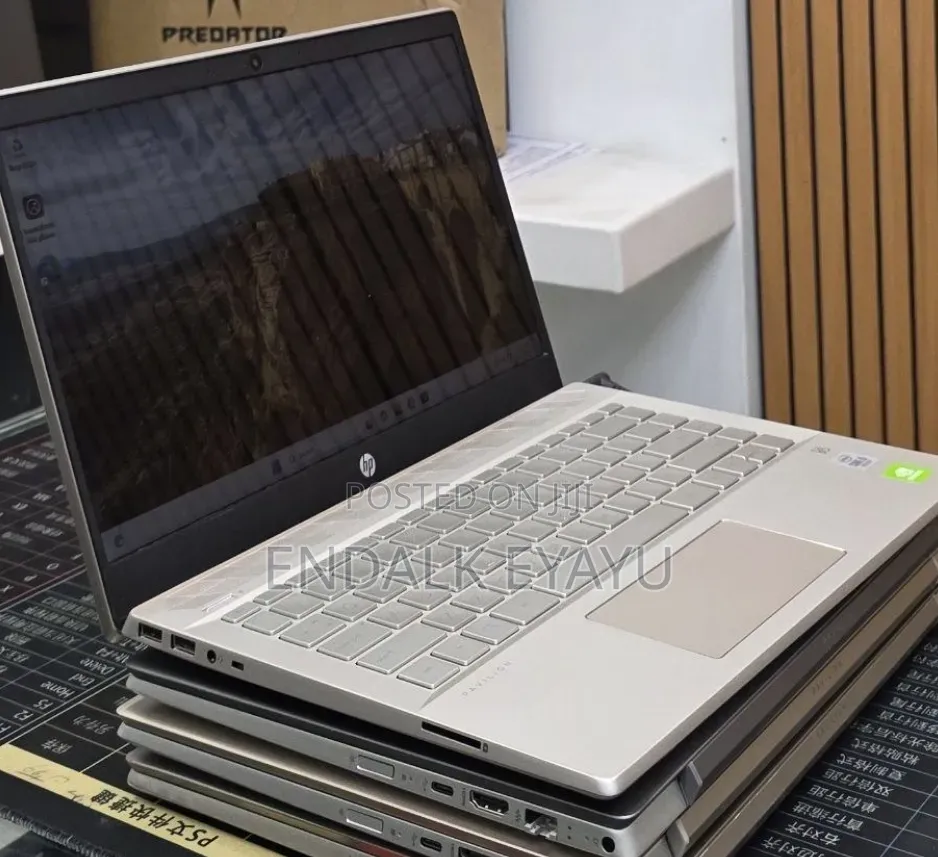 New Laptop HP Pavilion 14 8GB Intel Core i5 SSD 512GB
