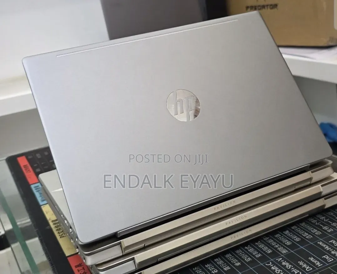 New Laptop HP Pavilion 14 8GB Intel Core i5 SSD 512GB
