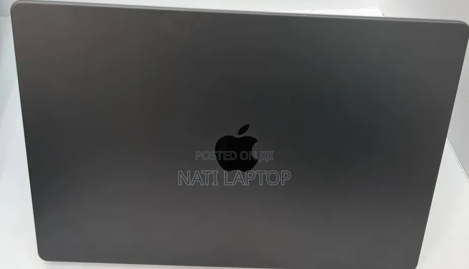 New Laptop Apple MacBook Pro 2024 M3 18GB Apple M3 Pro SSD 512GB