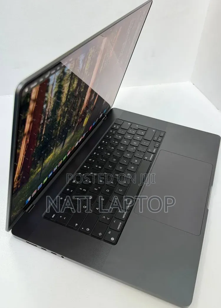 New Laptop Apple MacBook Pro 2024 M3 18GB Apple M3 Pro SSD 512GB