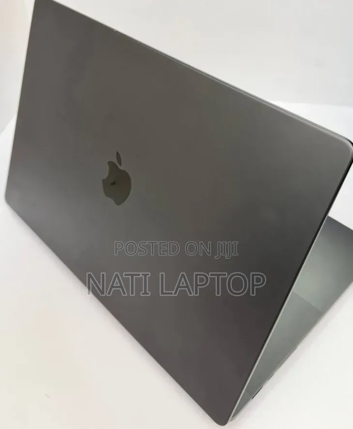 New Laptop Apple MacBook Pro 2024 M3 18GB Apple M3 Pro SSD 512GB