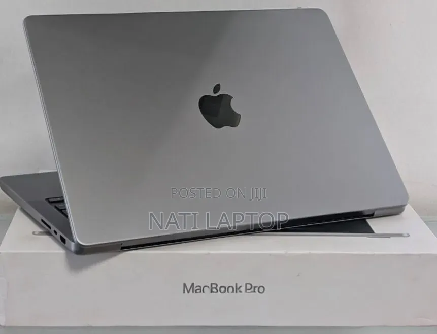 New Laptop Apple MacBook Pro 2022 M2 16GB Apple M2 SSD 512GB