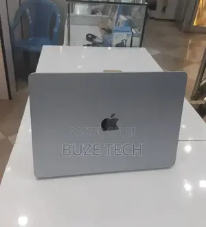 New Laptop Apple MacBook Air 2025 M4 16GB Apple M4 SSD 256GB