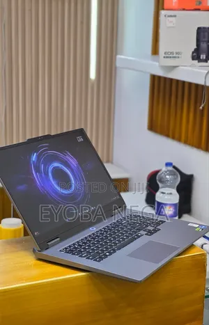 New Laptop Lenovo LOQ 15IRH8 16GB Intel Core i5 SSD 1T