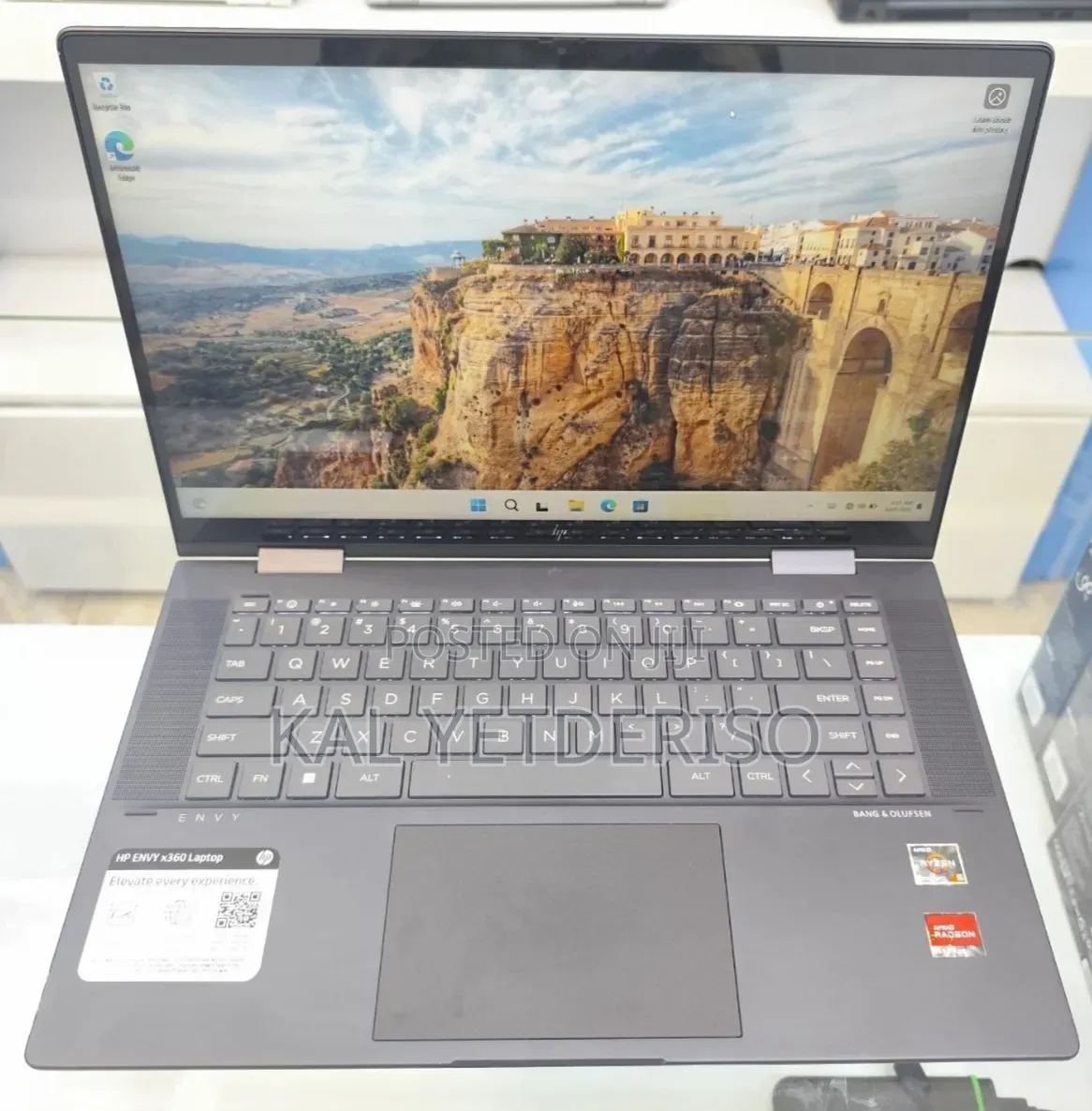 New Laptop HP Envy x360 8GB Intel Core i7 SSD 512GB