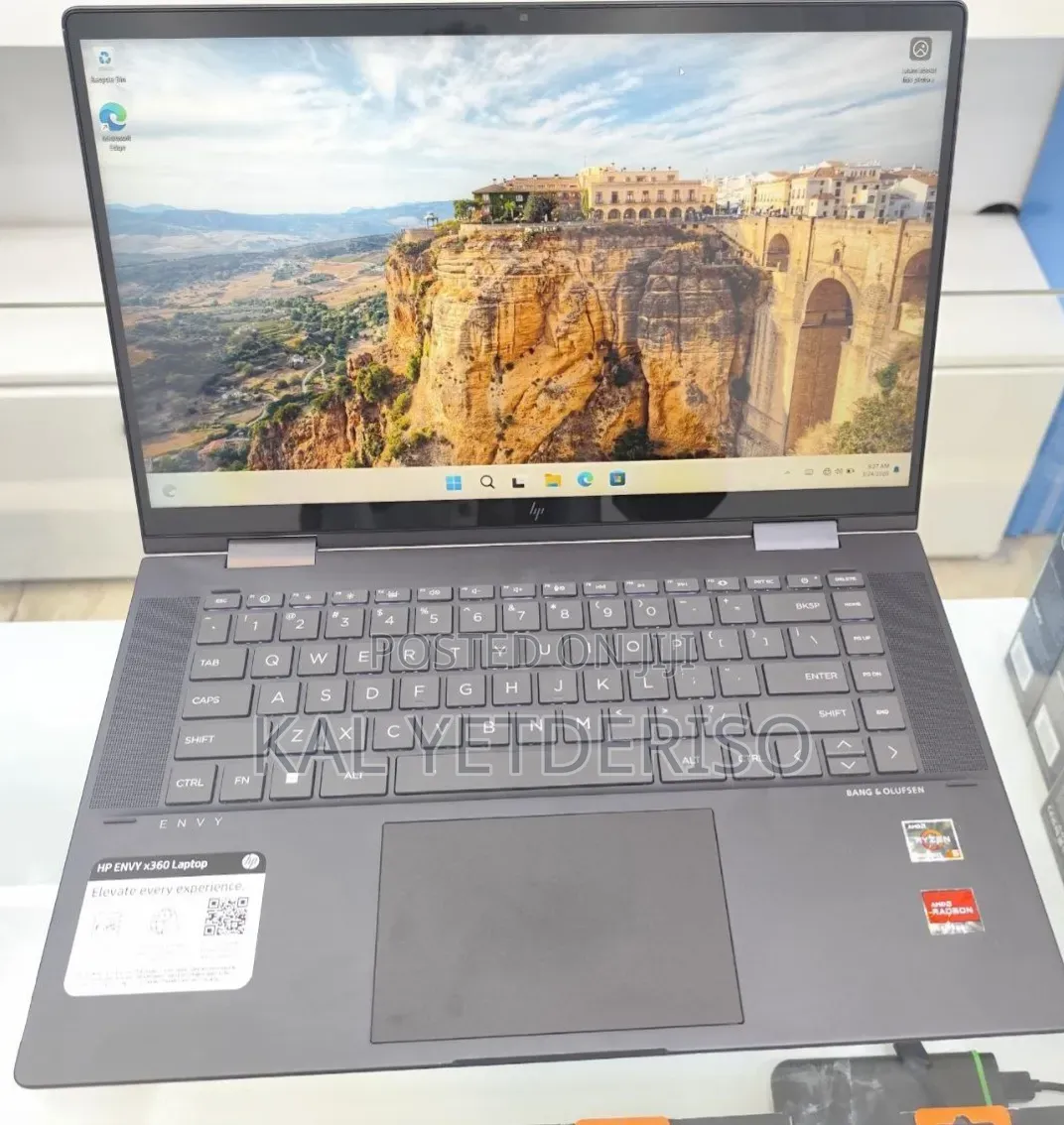 New Laptop HP Envy x360 8GB Intel Core i7 SSD 512GB
