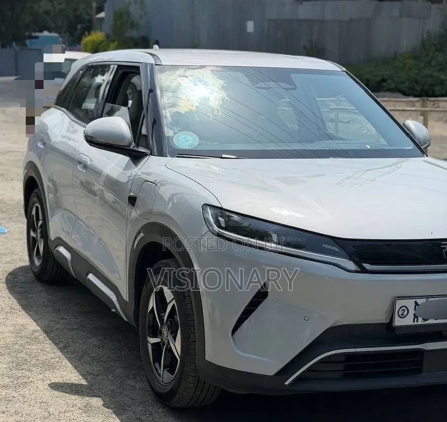BYD Yuan Up 2025 Silver