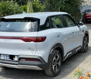 BYD Yuan Up 2025 Silver