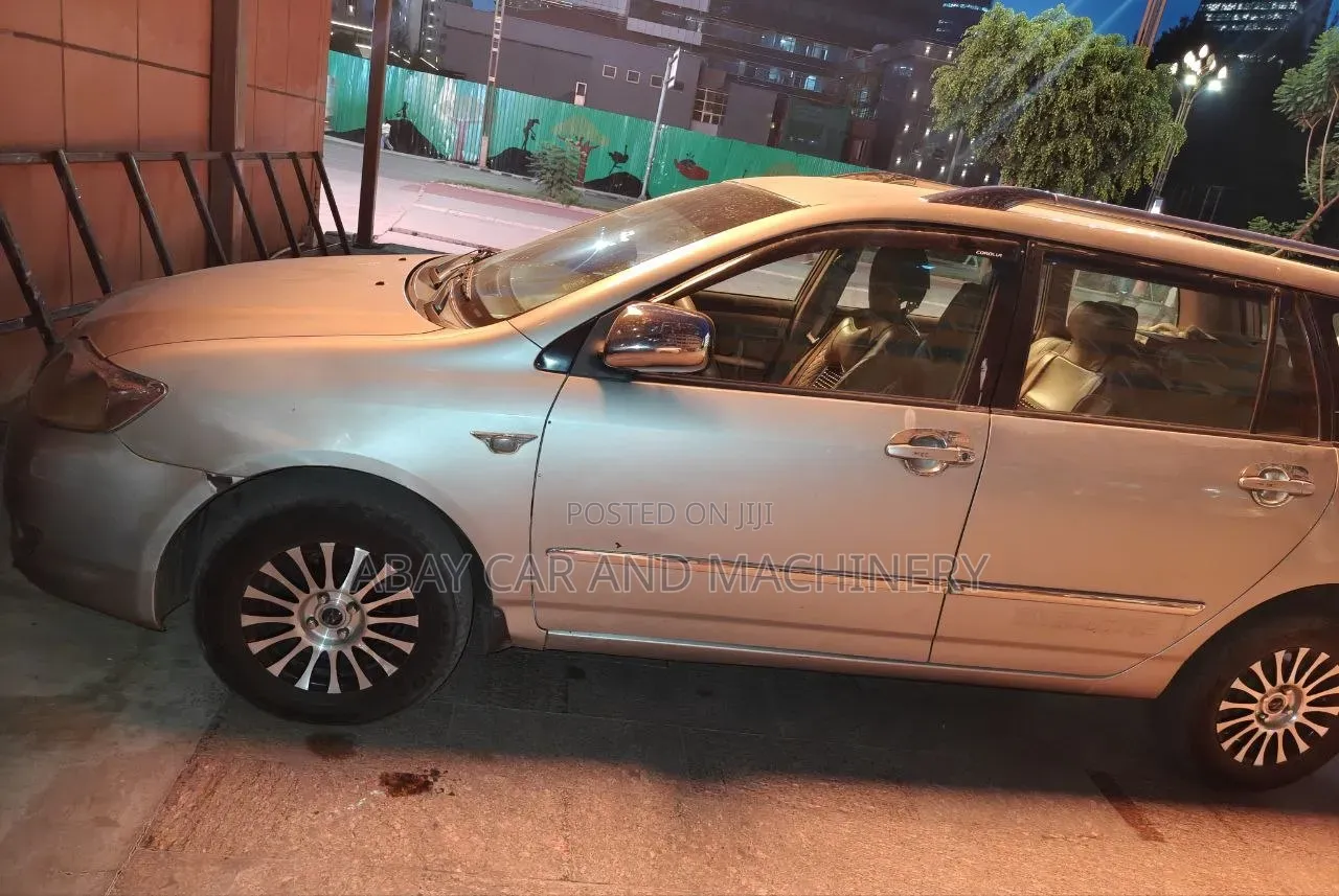 ይከራያል ኮሮላ Family (Suv)