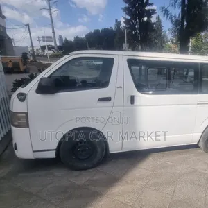 Toyota HiAce 2007 White