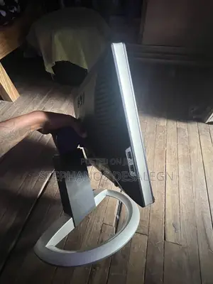 Desktop Monitor 19 Inc