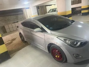 Hyundai Elantra 2012 Teal