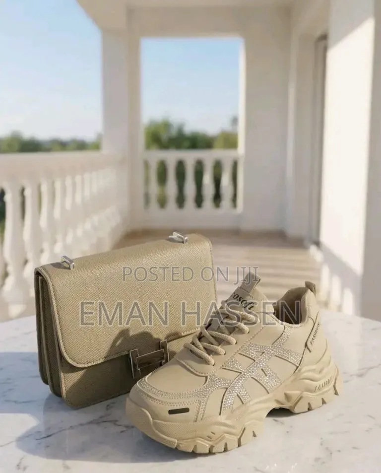 የሴቶች ጫማ ከነቦርሳው