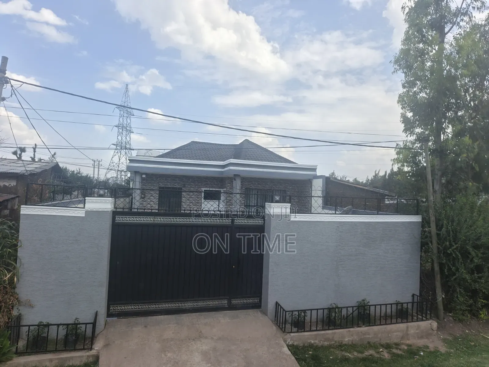 Furnished 3bdrm House in Villa House, Akaky Kaliti for sale