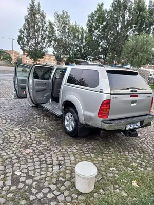 Toyota Hilux 2010 Silver