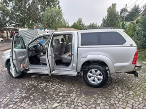 Toyota Hilux 2010 Silver
