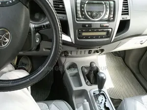 Toyota Hilux 2010 Silver