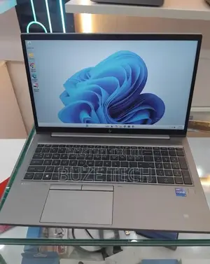New Laptop HP ZBook Studio G8 16GB Intel Core i7 SSD 512GB