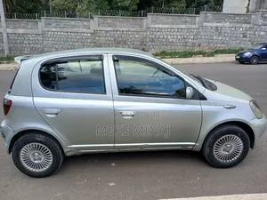 Toyota Vitz 2001