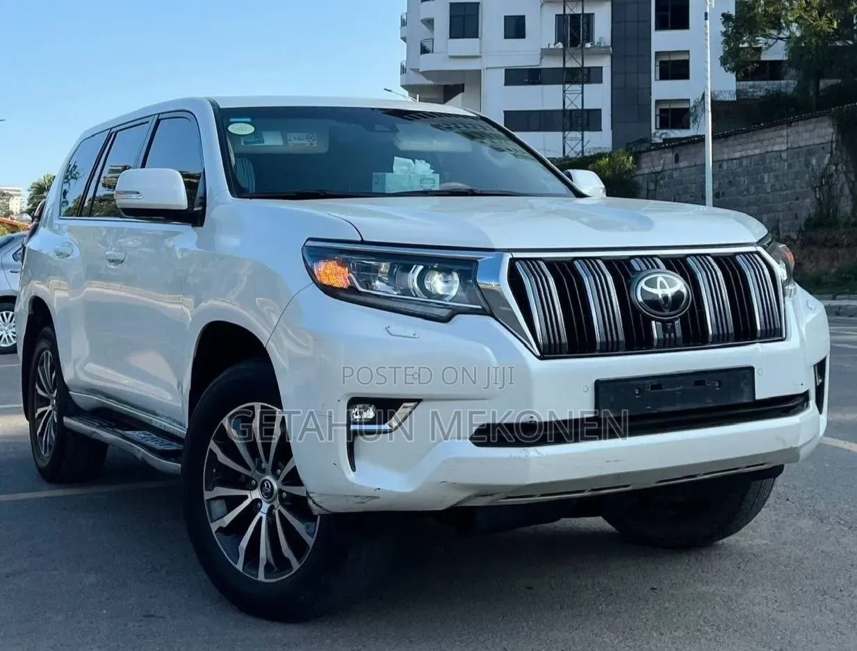 Toyota Land Cruiser 2018 White