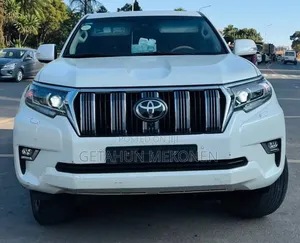 Toyota Land Cruiser 2018 White