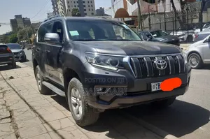 Toyota Land Cruiser Prado 2017 Gray