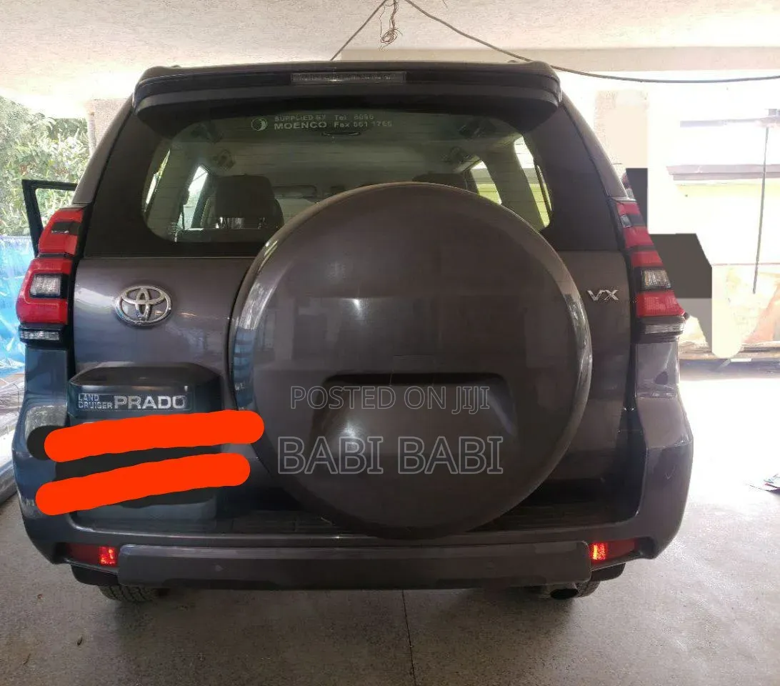Toyota Land Cruiser Prado 2017 Gray