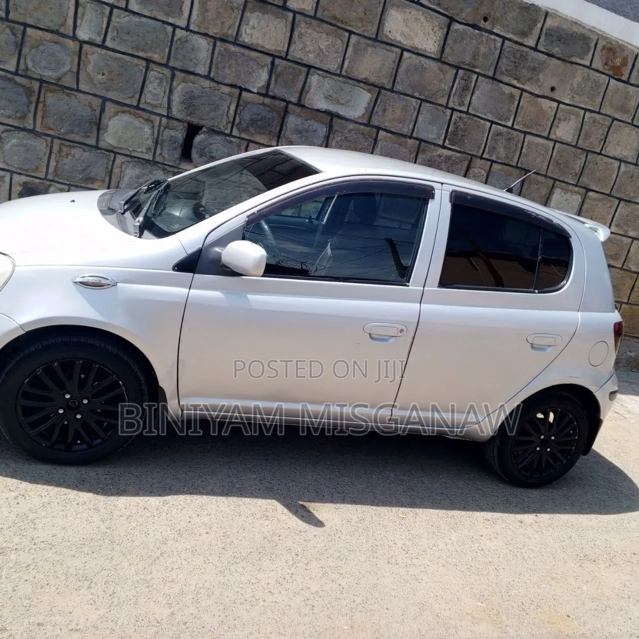 Toyota Vitz 2004 Silver