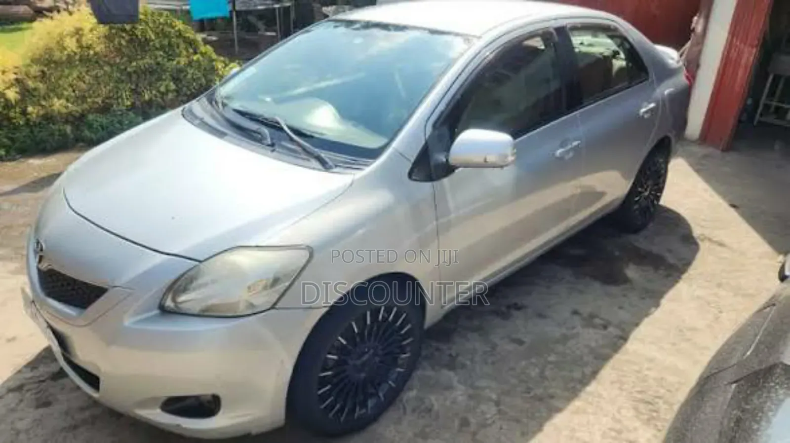 Toyota Belta 2010 Silver