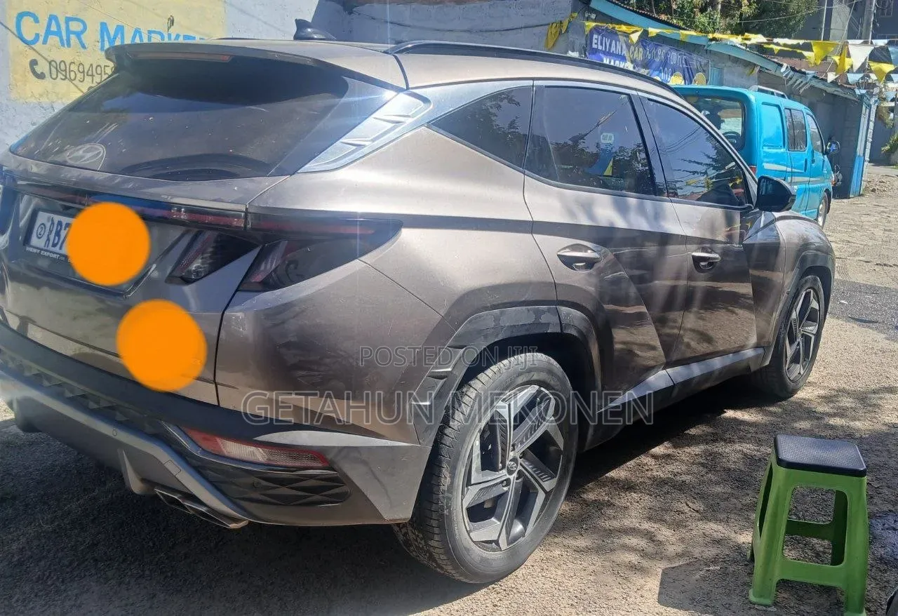 Hyundai Tucson 2021 Gold