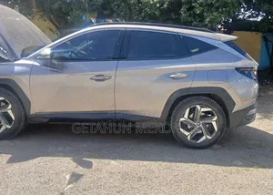 Hyundai Tucson 2021 Gold