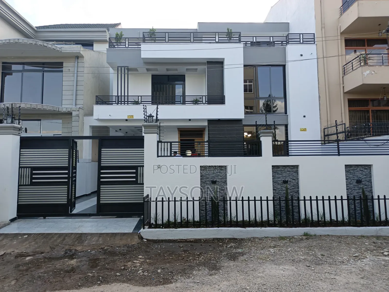 6bdrm House in Addis Ababa Semit, Bole for sale
