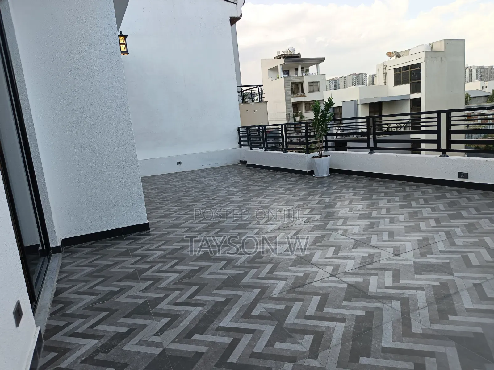 6bdrm House in Addis Ababa Semit, Bole for sale