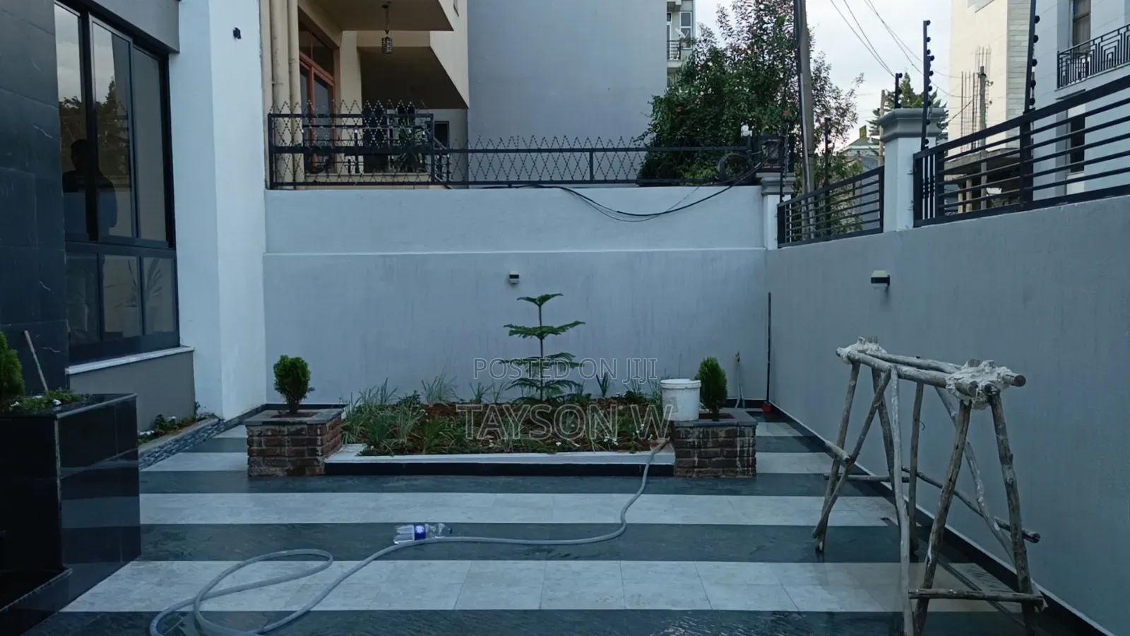 6bdrm House in Addis Ababa Semit, Bole for sale