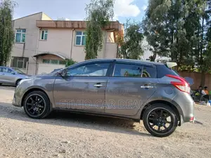Toyota Yaris 2016 Black