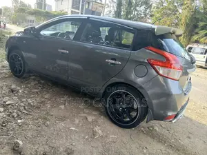 Toyota Yaris 2016 Black