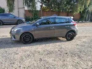 Toyota Yaris 2016 Black