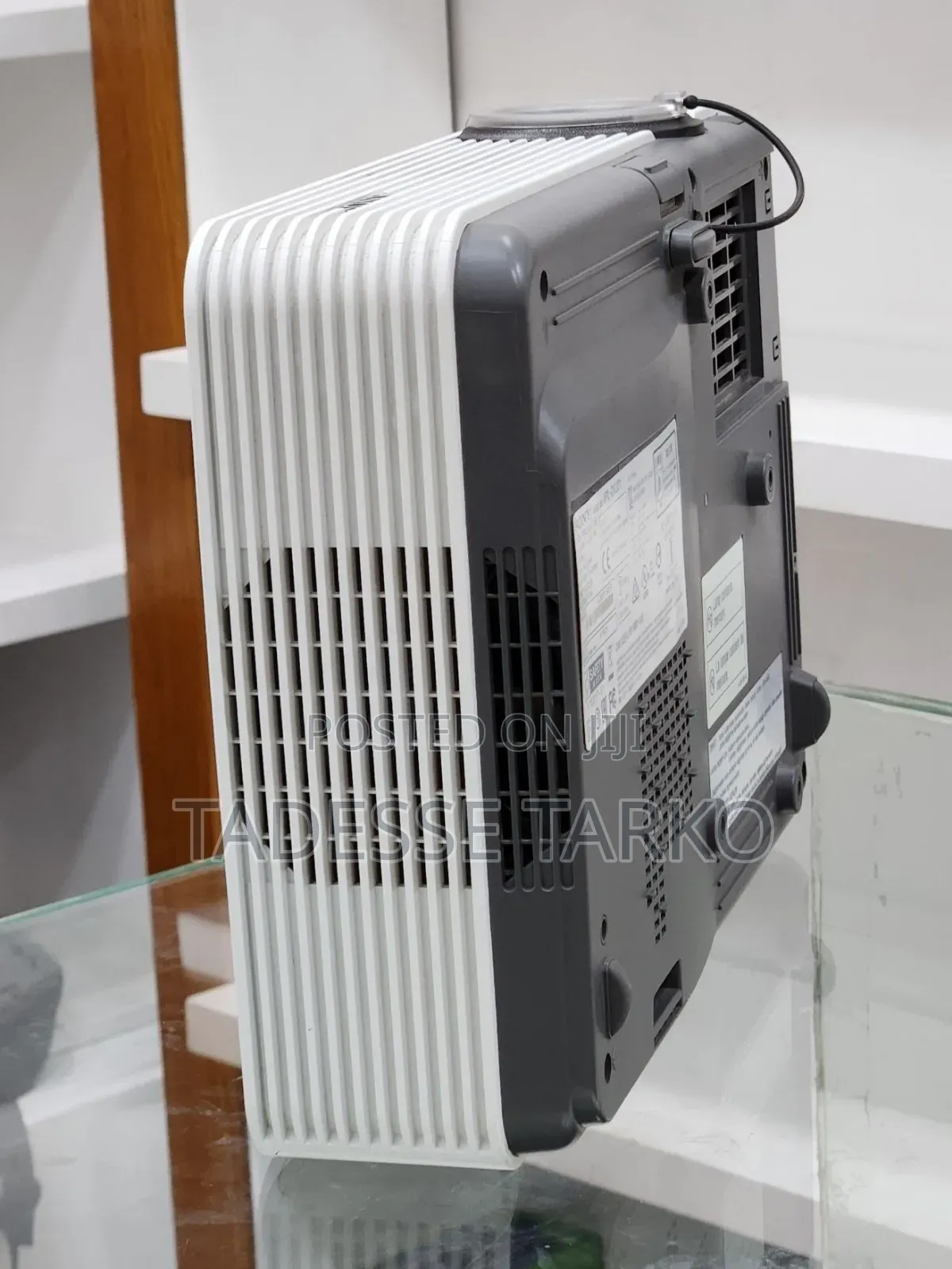 VPL Dx221 Projector