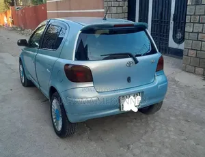 Toyota Vitz 2004 Blue