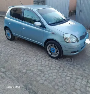 Toyota Vitz 2004 Blue