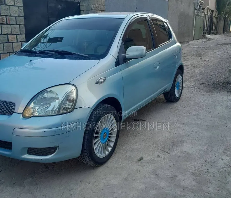 Toyota Vitz 2004 Blue