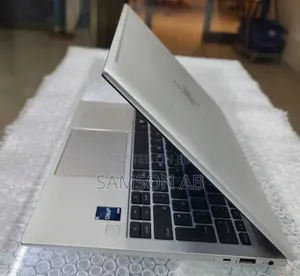 New Laptop HP EliteBook 830 G9 16GB Intel Core i5 SSD 512GB
