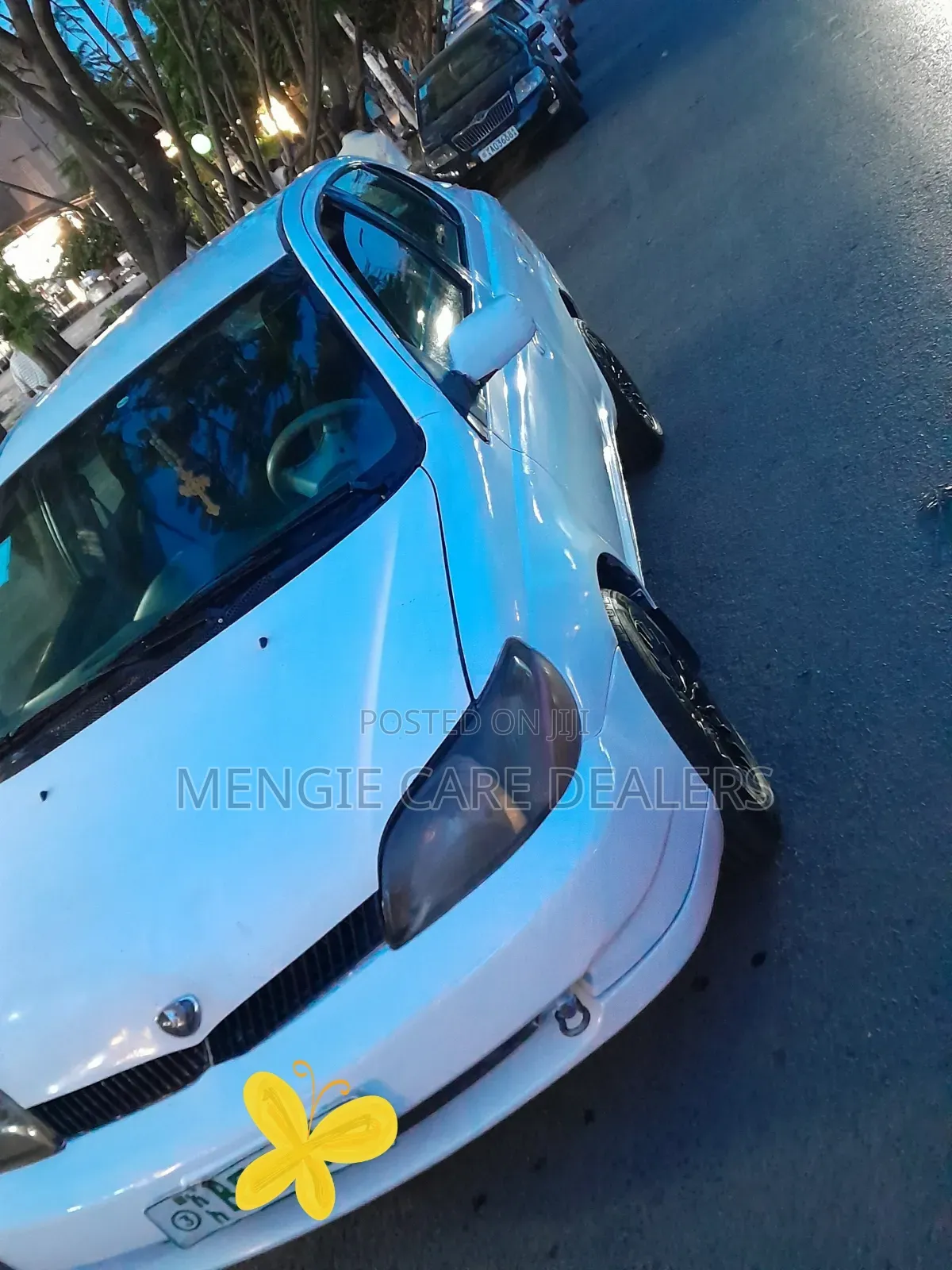 Toyota Platz 2001 White