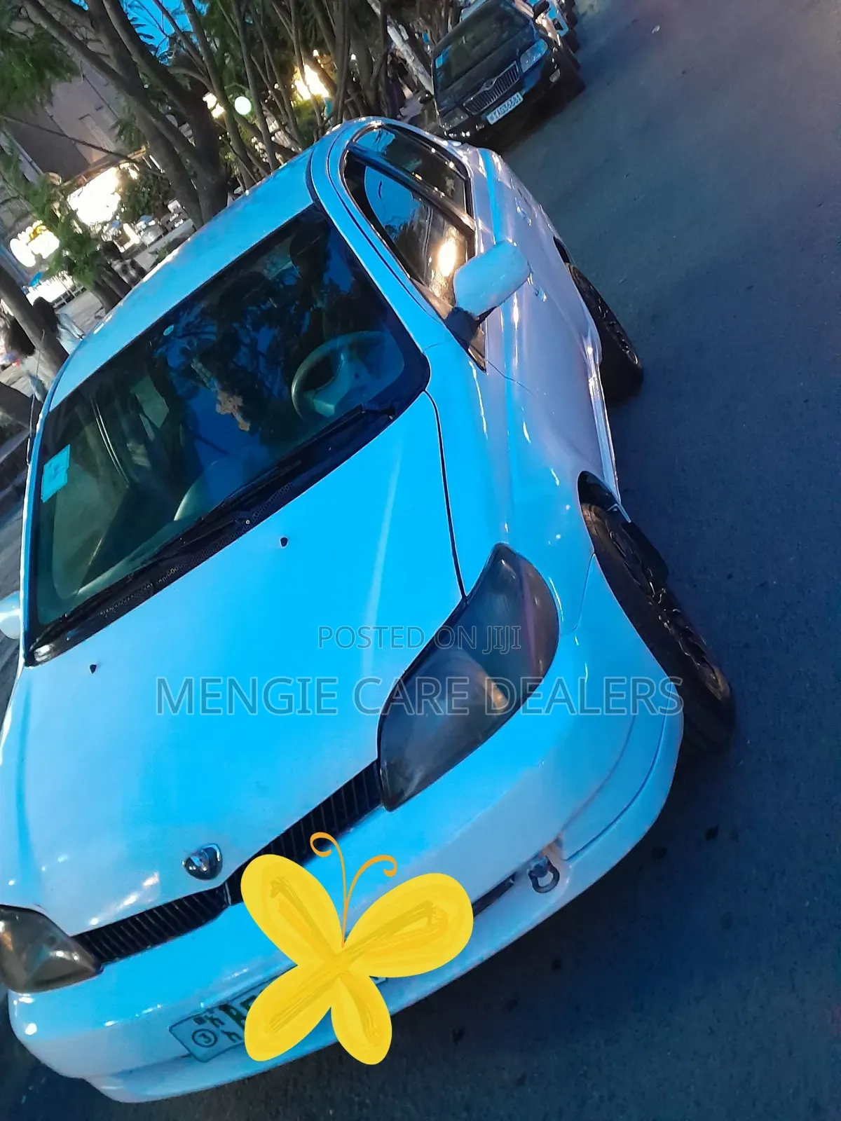 Toyota Platz 2001 White